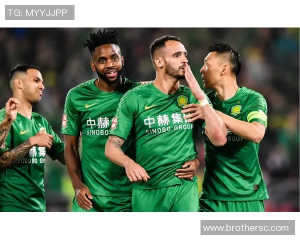 武汉网球队以52分稳居精英赛积分榜首位展现强劲实力 武汉网球队以52分稳居精英赛积分榜首位展现强劲实力