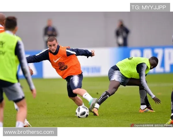 当今足坛炙手可热的明星球员是谁他们的成就与影响力分析